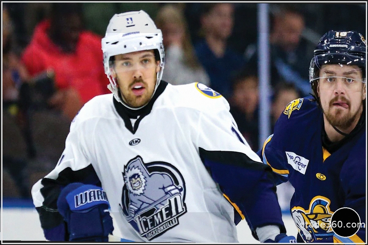 MacArthur Re-signs with Icemen
